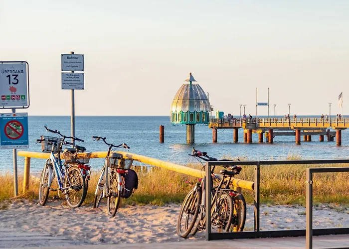 Seepferdchen An Der Seebruecke * Zingst